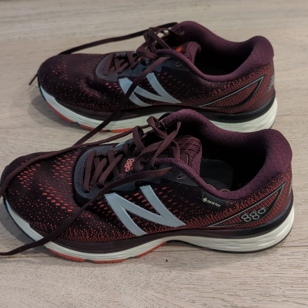 New Balance 880v9 Goretex Waterproof Running Sneaker Size 9.5